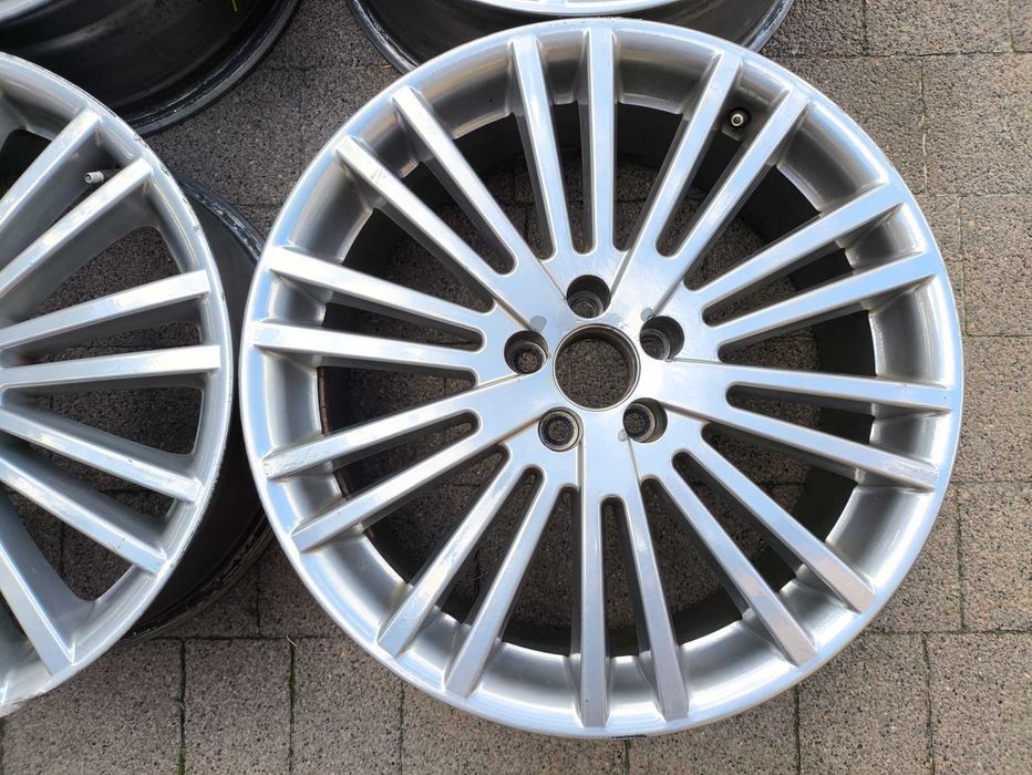 Felgi 18 Cali 5x100 VW Golf R32 VR6