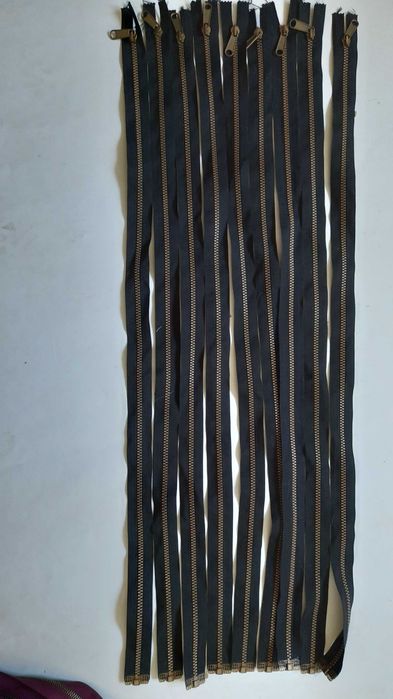 Zestaw- zamki rozdzielcze do kurtek 80 cm czarne-8 szt.