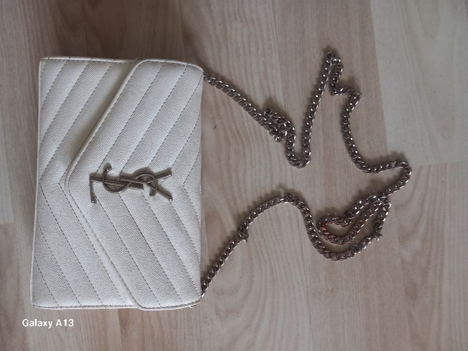 Saint laurent Paris biala torebka na łańcuszku