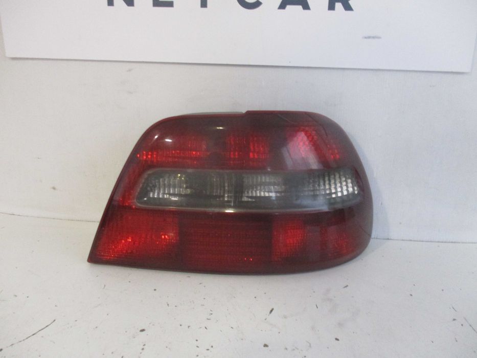 farol farolim tras volvo S40 2001