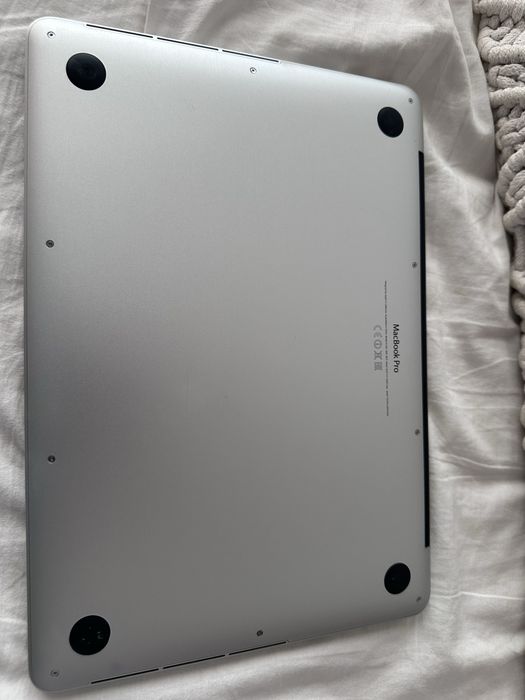Macbook Pro A1502447455329707642882