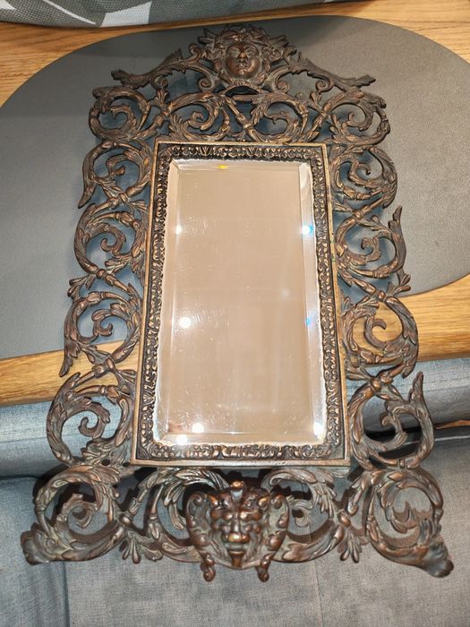 Zabytkowe lustro z ramą z brązu Francja