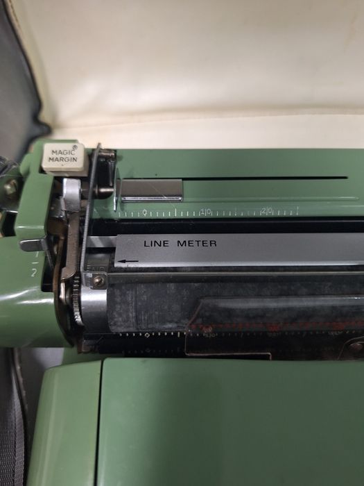 Máquina de escrever Messa 6000