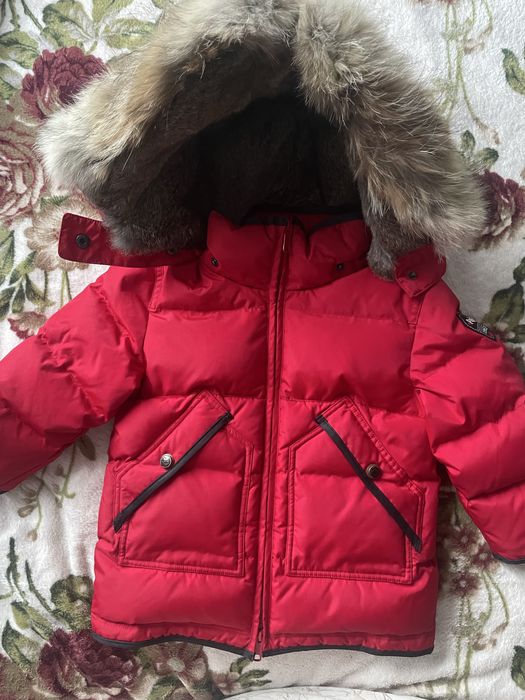 Детская куртка  Polo Ralph Lauren  на возрасст 3-5 лет ,насыщенно розового цвета , красная на 5 лет