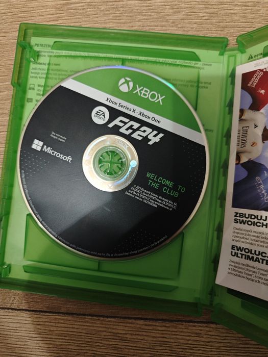 8 gier i dwa pady: FC24, Fifa 23, FIFA 20, Forza Horizon 4 i inne