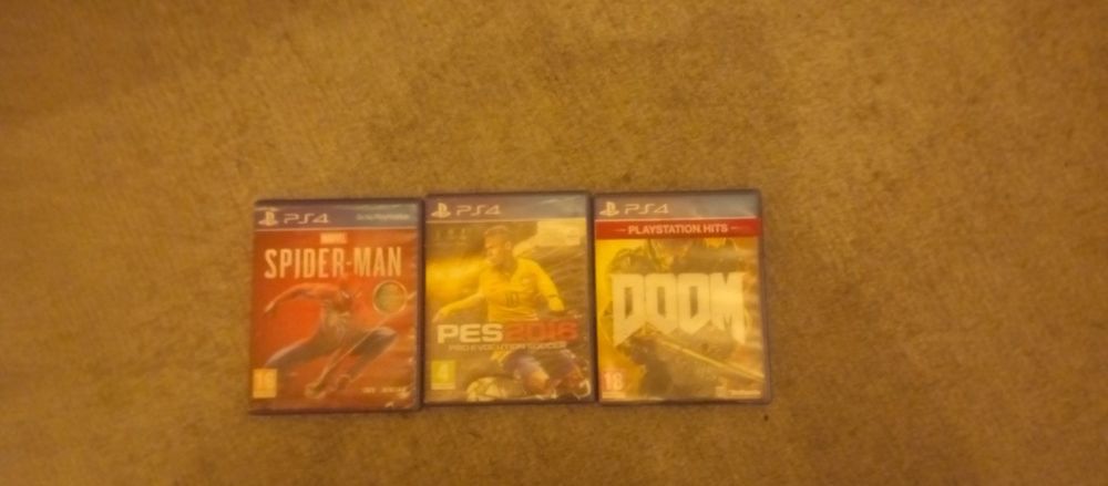 Lote de 3 jogos  Spider man+ doom+pes2016