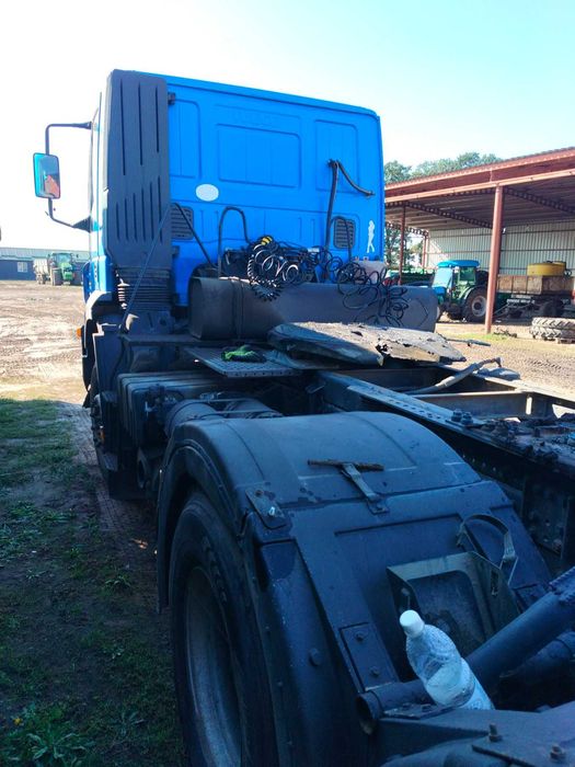 Сідловий тягач lveco Trakker