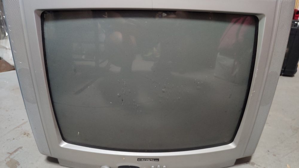 TV Crown 51 cm em bom estado