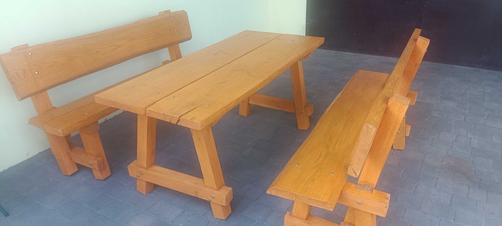 Stół drewniany ogrodowy