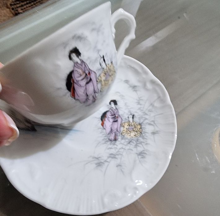 Várias chávenas marcas antigas conhecidas