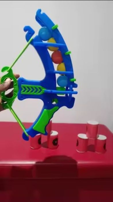 Активна іграшка для дітей: лук-арбалет із м'ячами та мішенями