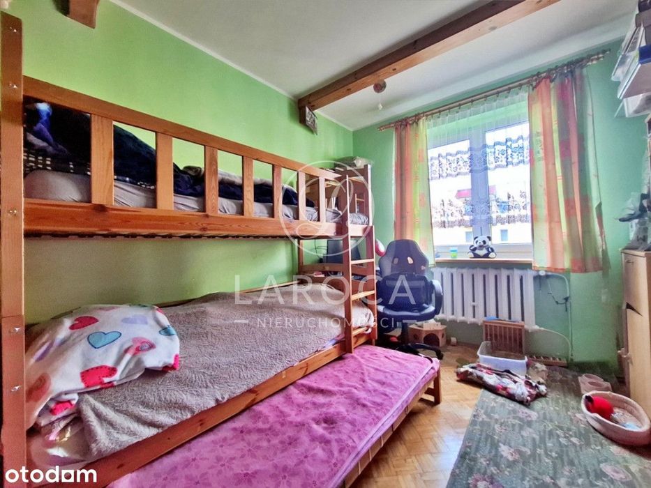 Blok z cegły, piwnica, balkon