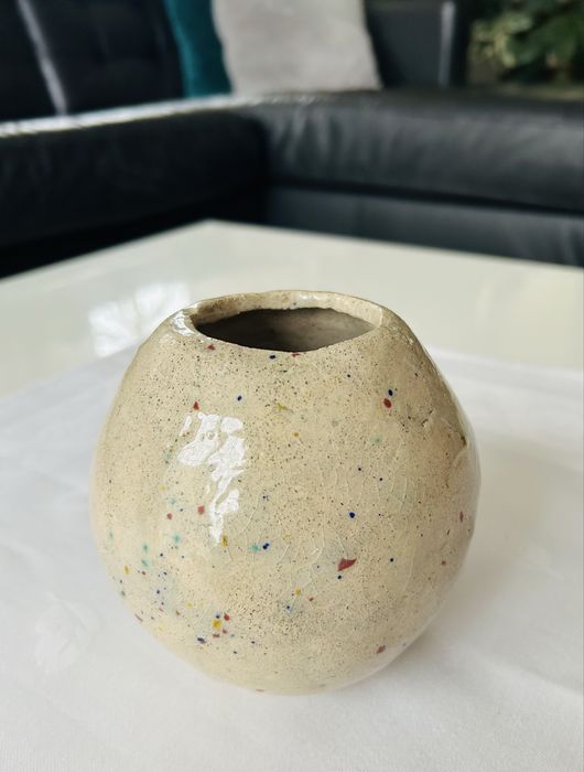 Zestaw ceramiczny: maselniczka, cukiernica i wazonik – rękodzieło