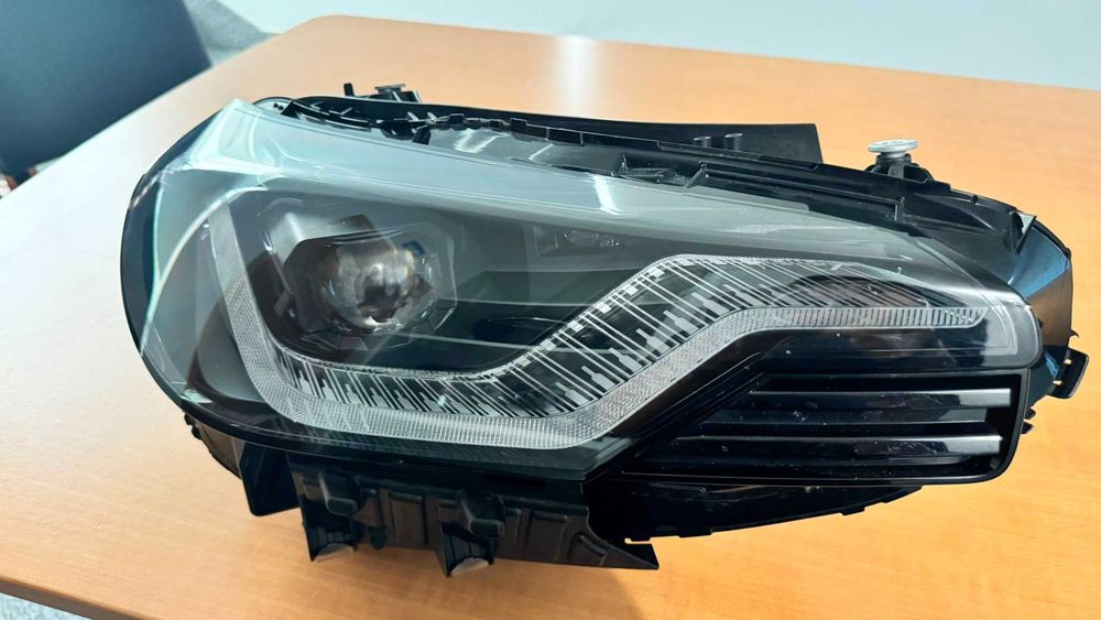 Farol BMW 2 Coupé/M2 2022+ Full LED Adaptativo Shadowline Direito