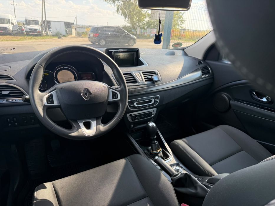 Renault megane 2012 рік
