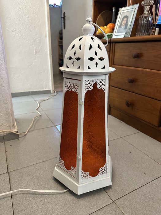 Lanterna antiga electrificada branca