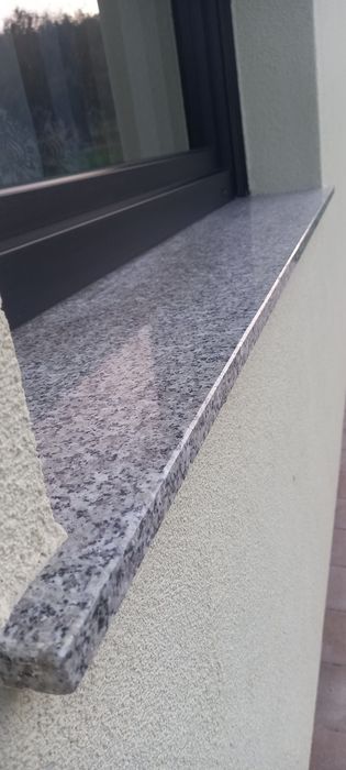 Montaż:Taras,schody, parapet: granit: