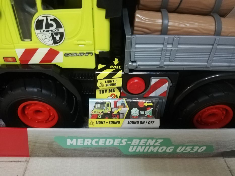Camião Mercedes- Benz UNIMOG