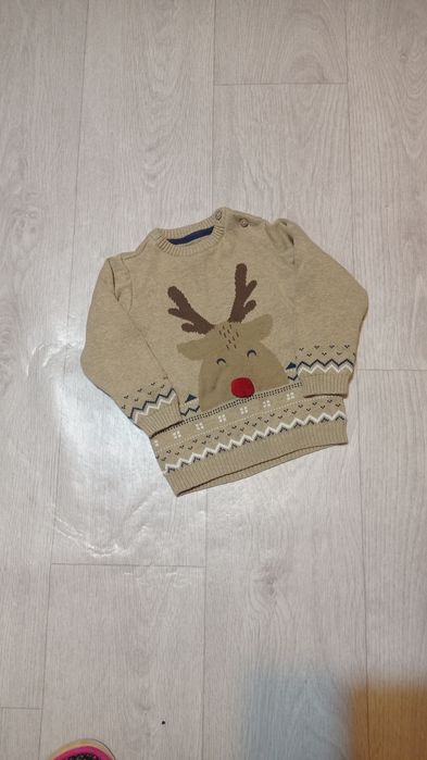 Продам тепленький новорічний светрик