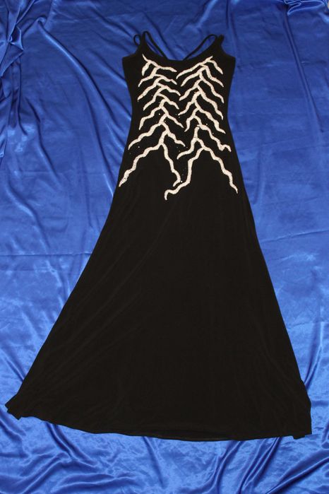 Платья для девочки размер 42 - 44 новое и б/у в идеале