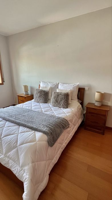 Conjunto de Quarto completo em Pinho Maciço