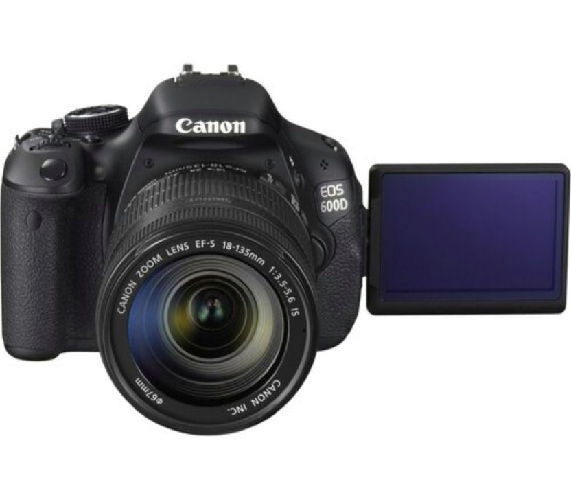 Canon 600D, Canon 50 1.8, Canon 18-135 + zestaw fotograficzny