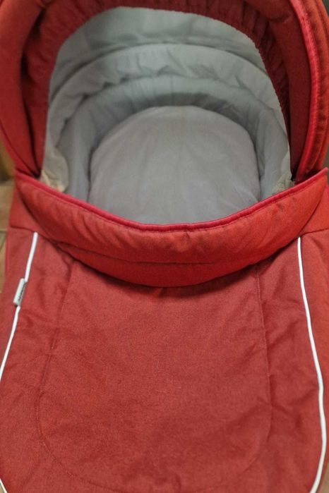 Carrinho lindo em pele e tecido