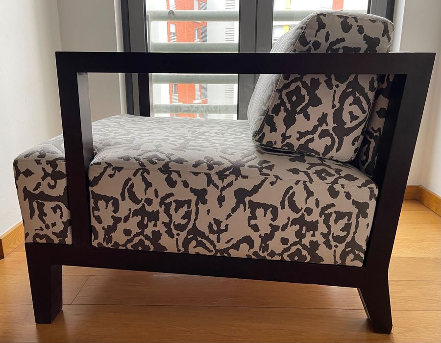 2 Cadeirões de Sala ou Quarto em bom estado - ja só resta um