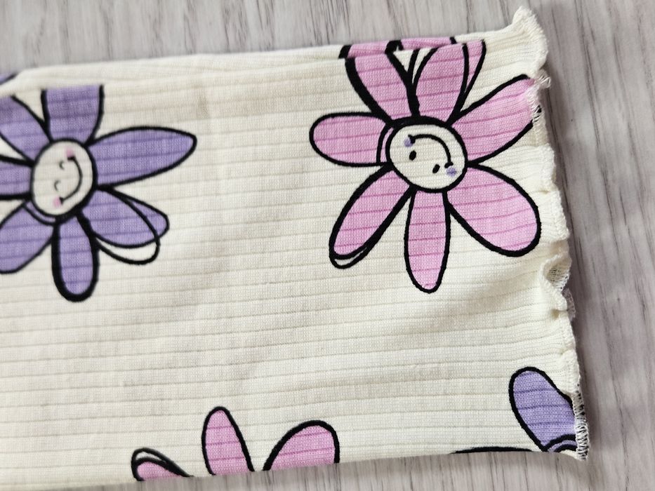 NOWE leggisny prążek r. 134-140