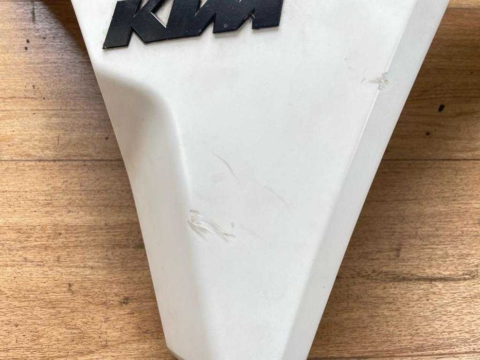 CARENAGEM LATERAL ESQUERDA PARA KTM 1290 DE 2016