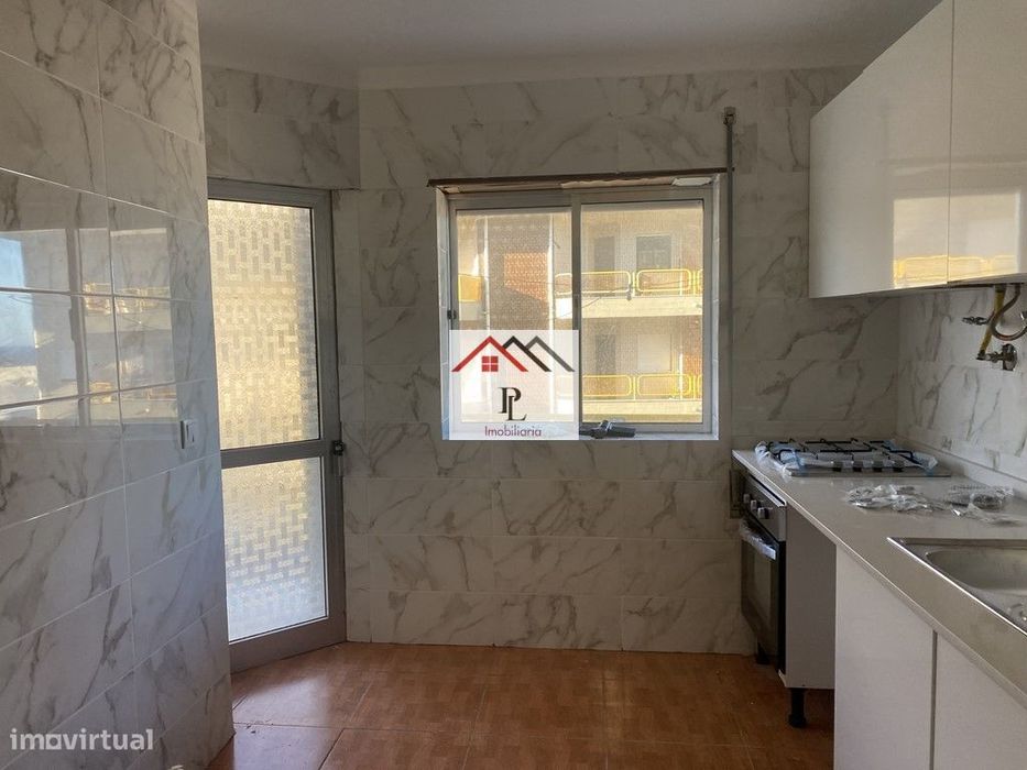 Apartamento T1 para arrendar em Buarcos (A101PV)