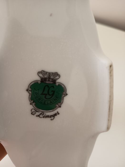 Peças de Limoges - terrina com prato e dois candelabros