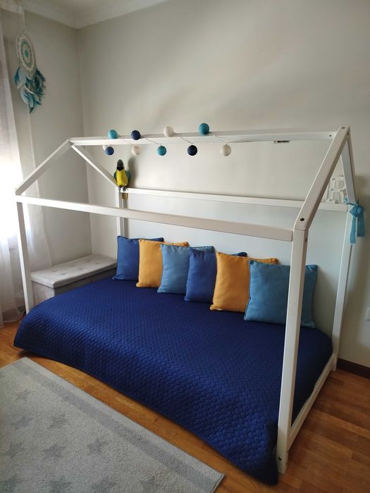 Cama Montessori com colchão incluído