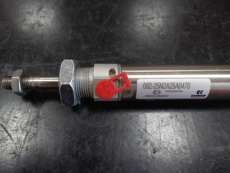 Siłownik Pneumatyczny ISO6432 25x470mm 092-25N2A25A0470 CAMOZZI