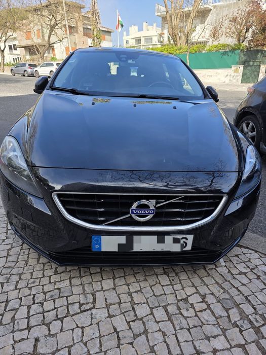 Volvo V40 D2 (2014) – Impecável | 125.000 km