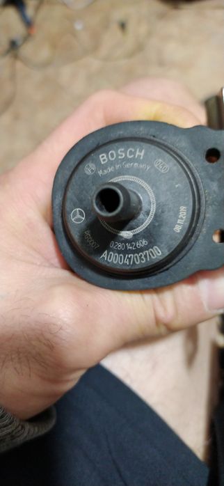 Клапан адсорбера Клапан вентиляции топливного бака