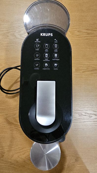 Maquina nespresso Atelier com 3 anos