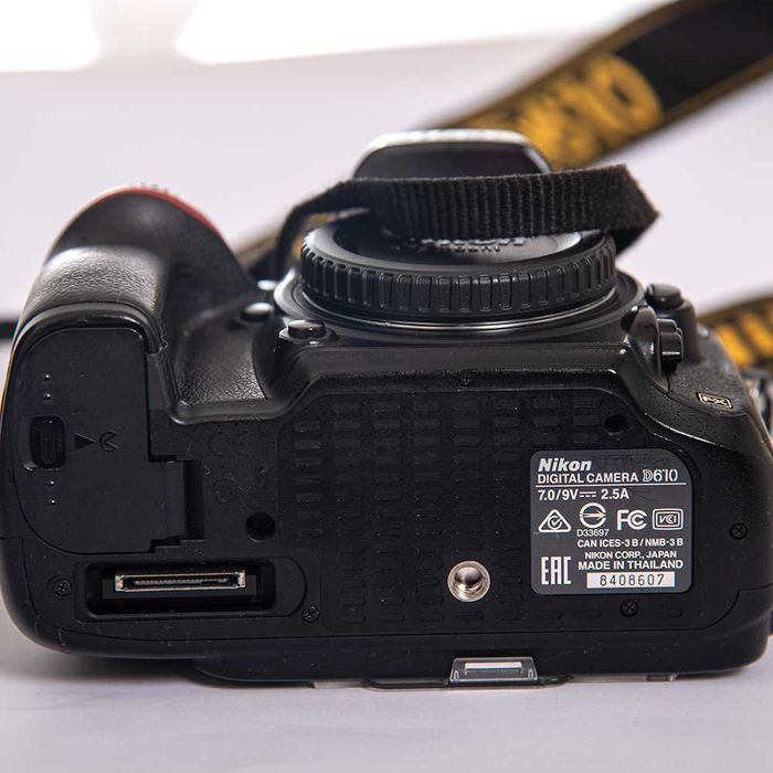 Nikon D610 Body + Battery Grip