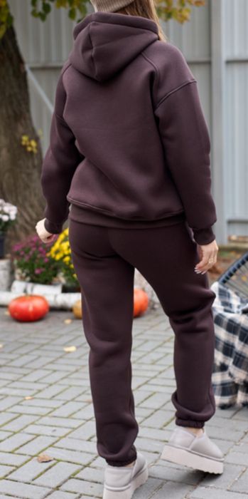 Тёплый женский спортивный костюм на флисе, шоколадный цвет

Описание: