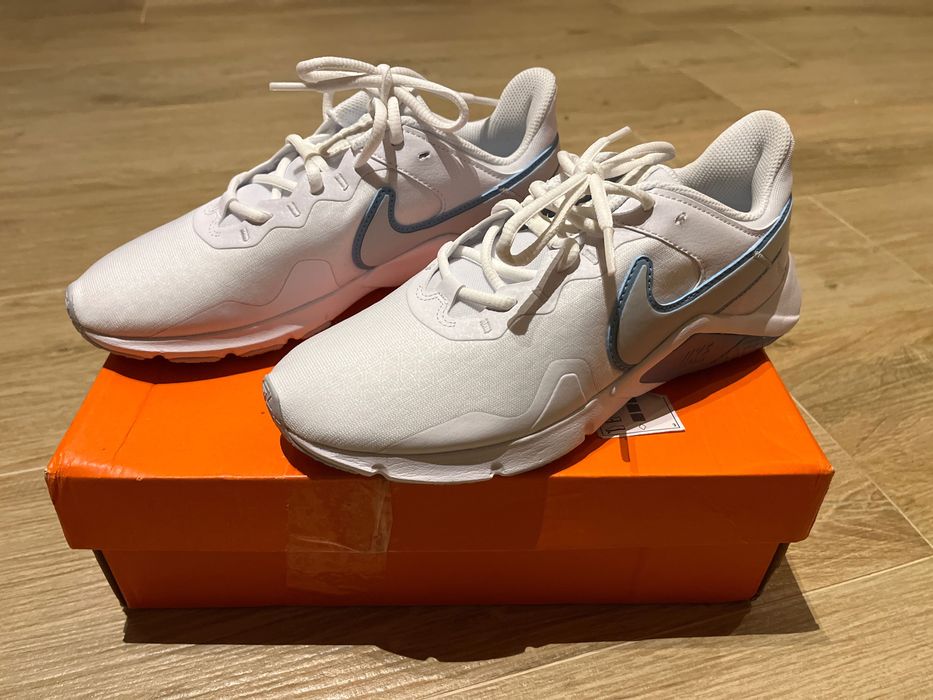 Nowe buty Nike Legend Essential 2, r. 38 białe