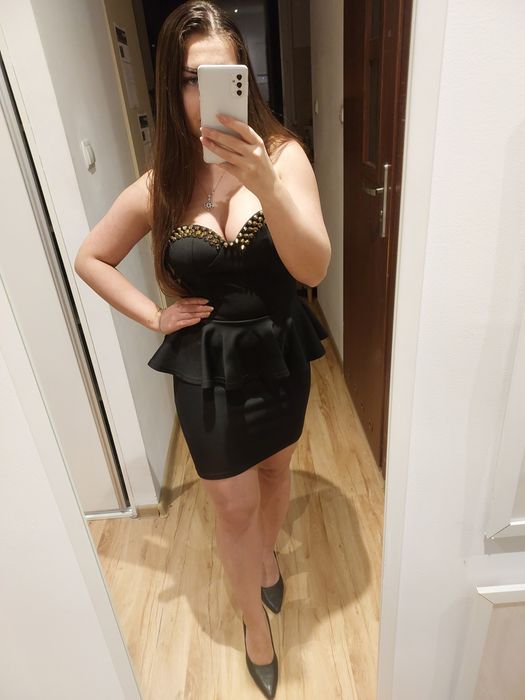 Sukienka baskinka Mała czarna złote dodatki sylwester andrzejki