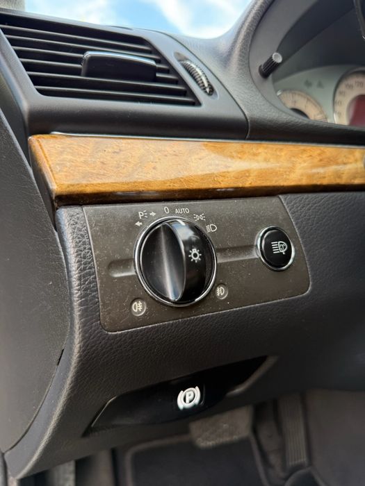 Mercedes-Benz E 220 — fotografia 12