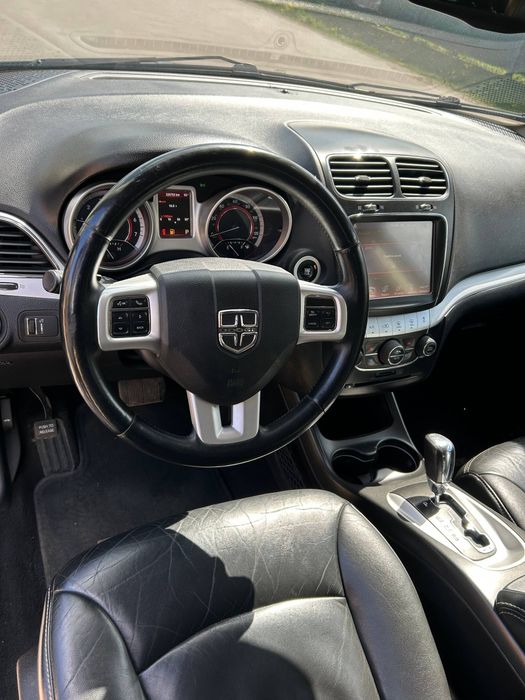 Dodge Journey 2013 року