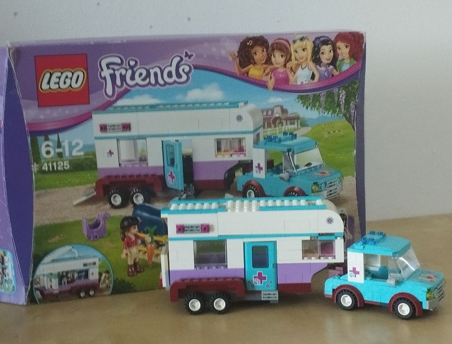 LEGO Friends 41125 Przyczepa Lecznicza dla koni