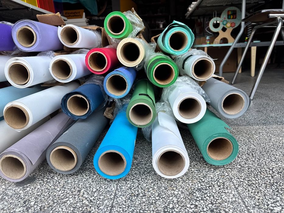 0Ciclorama fotográfico, papel, 2,72m largura - várias cores e comprimentos; usado mas em bom etado - 17pc.