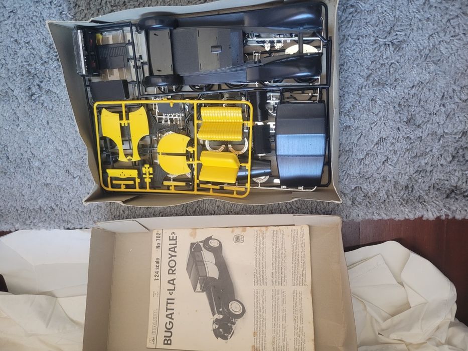 2 modelos de carro ainda por montar