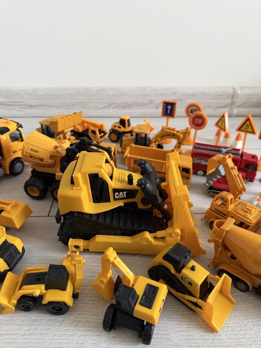 Будівельна техніка, бульдозер, екскаватор, вантажівка, бетономішалка
