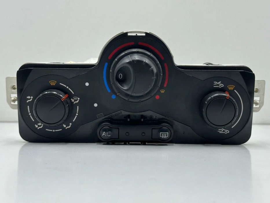 Comandos Ar Condicionado / Sofagem - Renault Clio III (2007)