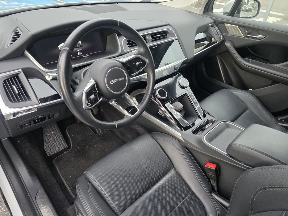 Jaguar I pace  400