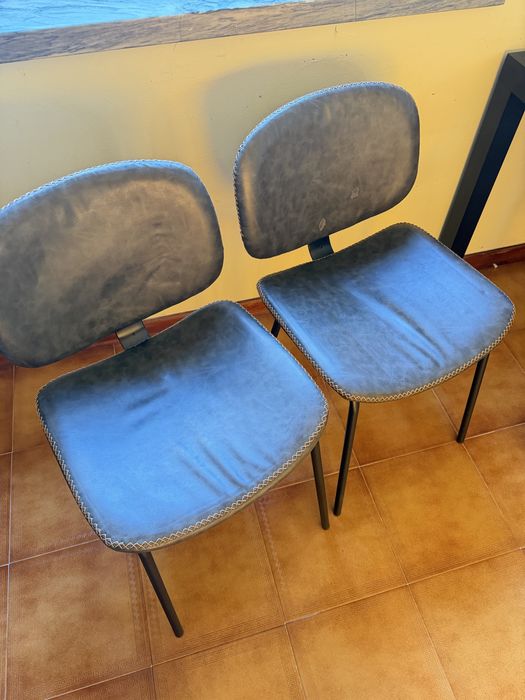 Conjunto mesa cerâmica e cadeiras